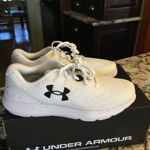 Under Armour Surge 3 Women's Running Shoes White Sneakers Athletic Mesh NEW BOX - Picture 3 of 8
